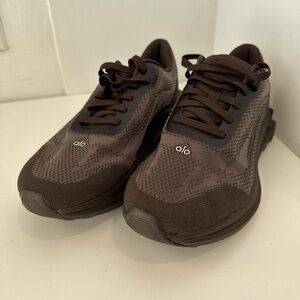 ALO Yoga Runner Brown Sneakers